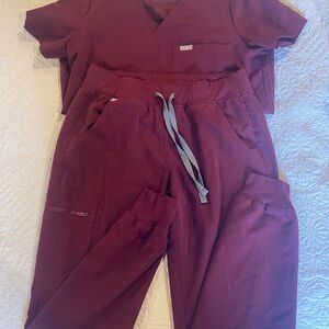 Figs Women's Burgendy Scrub Set